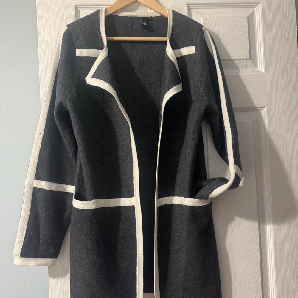 Luii Gray and White Knit Cardigan